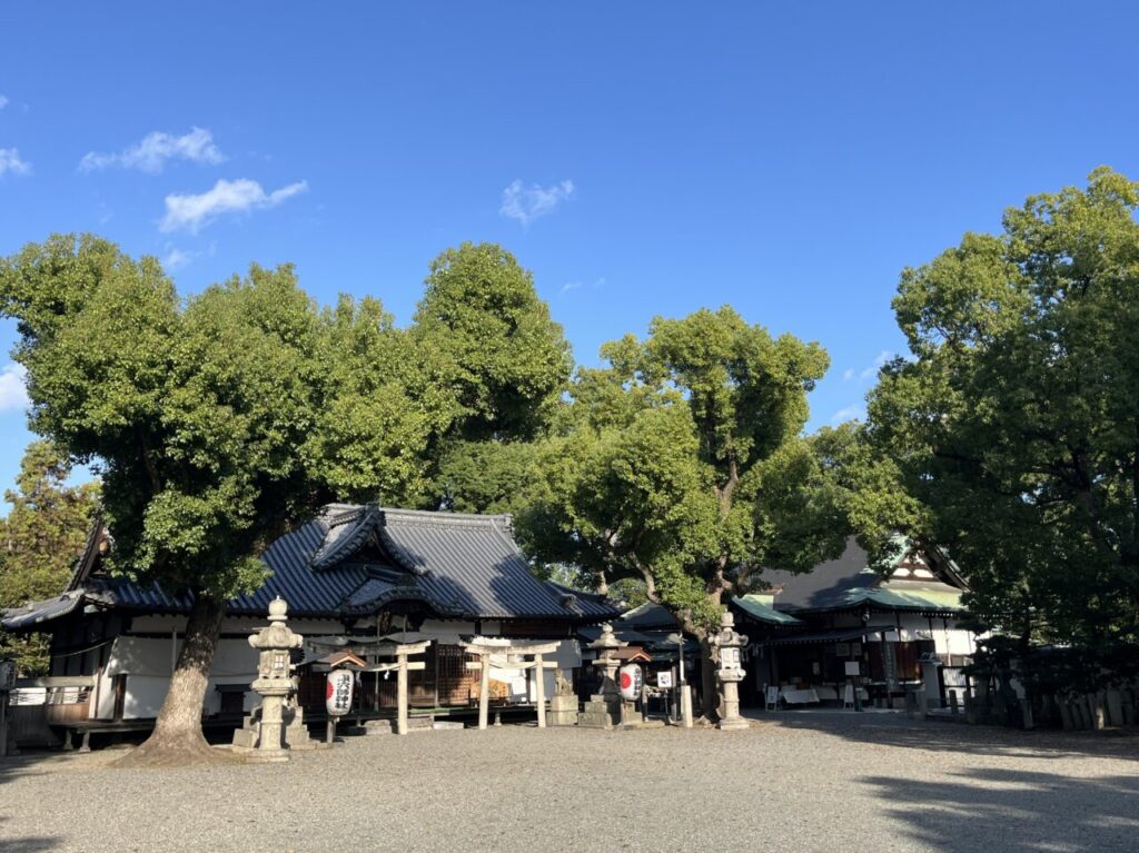 泉穴師神社