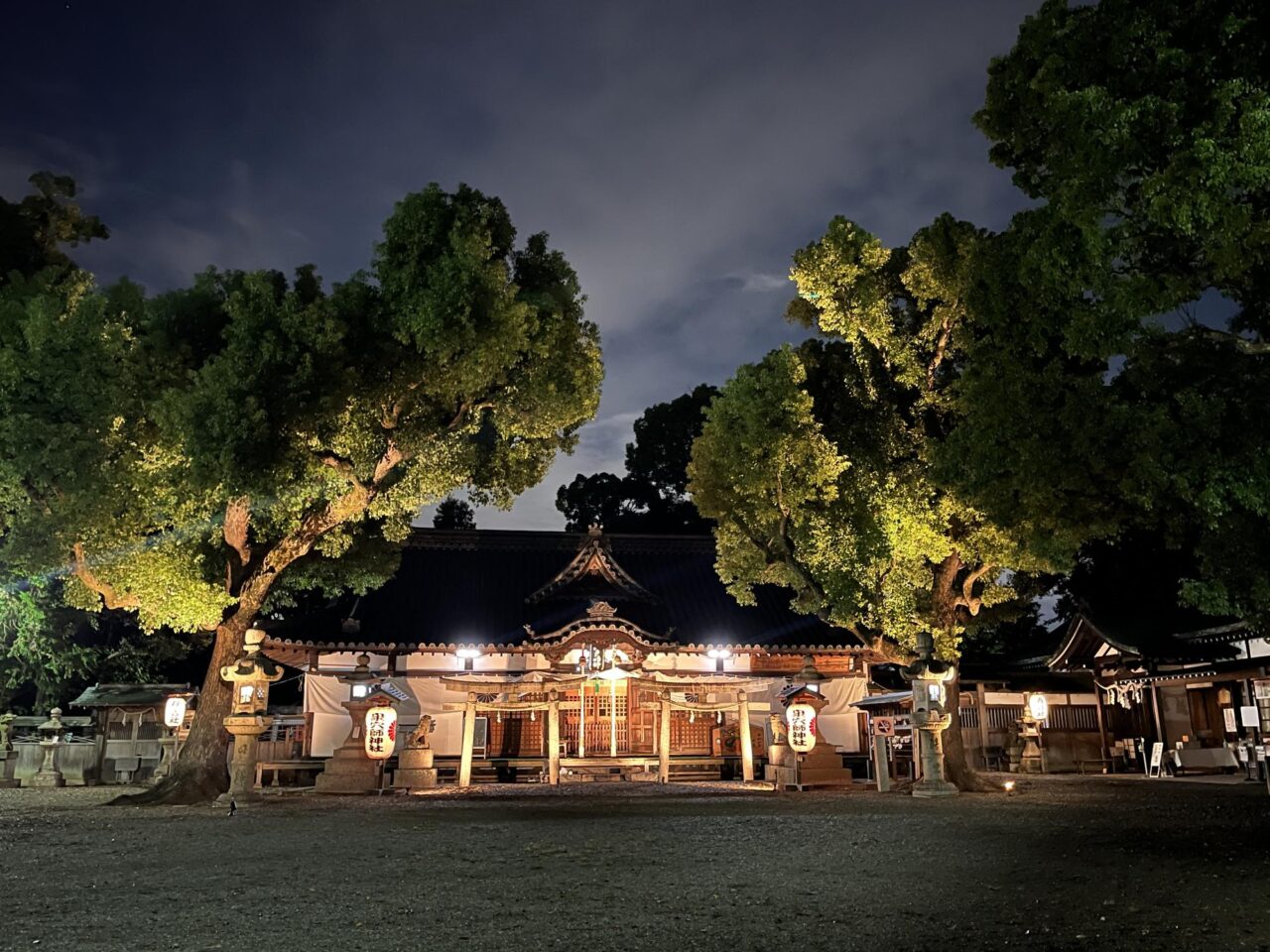 泉穴師神社 ライトアップ